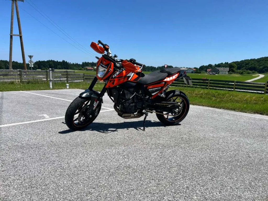KTM Duke