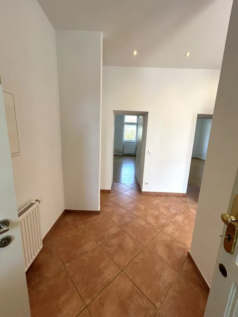 Helle, großzügige 2 Zimmer Altbauwohnung - optimale 2er WG - Widok 3