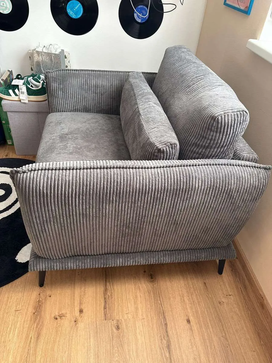 Lounge Sessel in Cord grauen Samt- sehr bequem zum Chillen, € 145,- (2000 Stockerau)