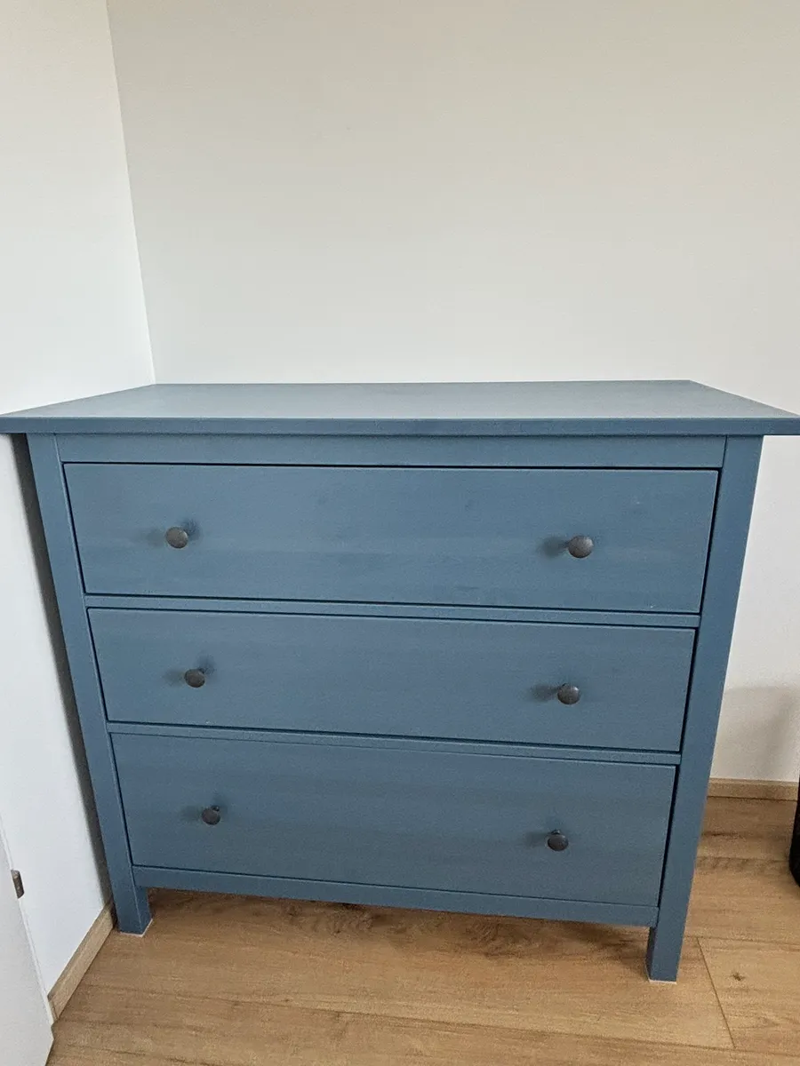 IKEA Hemnes Kommode mit 3 Schubladen blau lasiert 108x96 cm, € 170,- (1220 Wien)