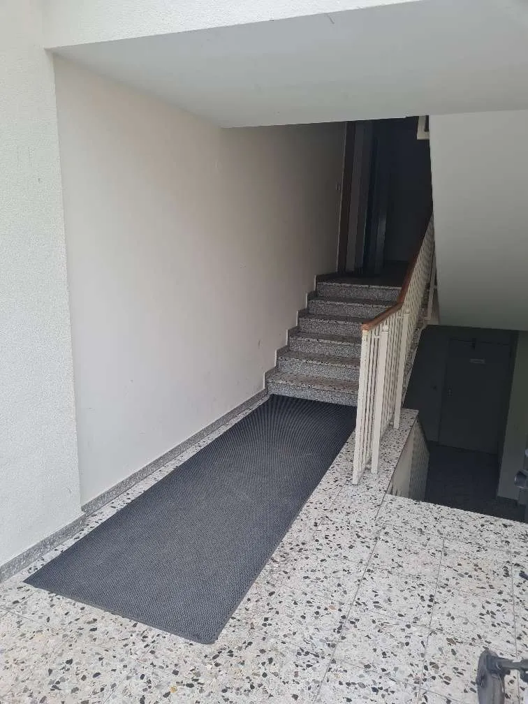 TOLLE EIGENTUMSWOHNUNG IM EG MIT TERRASSE, GARAGE, KLIMA UND HOLZOFEN - Ansicht 3