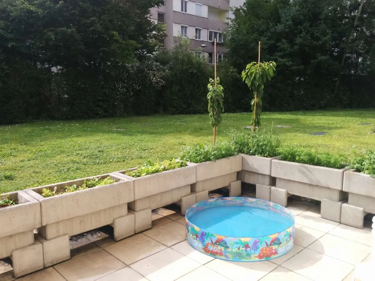 TOLLE EIGENTUMSWOHNUNG IM EG MIT TERRASSE, GARAGE, KLIMA UND HOLZOFEN, Wiener Neudorf