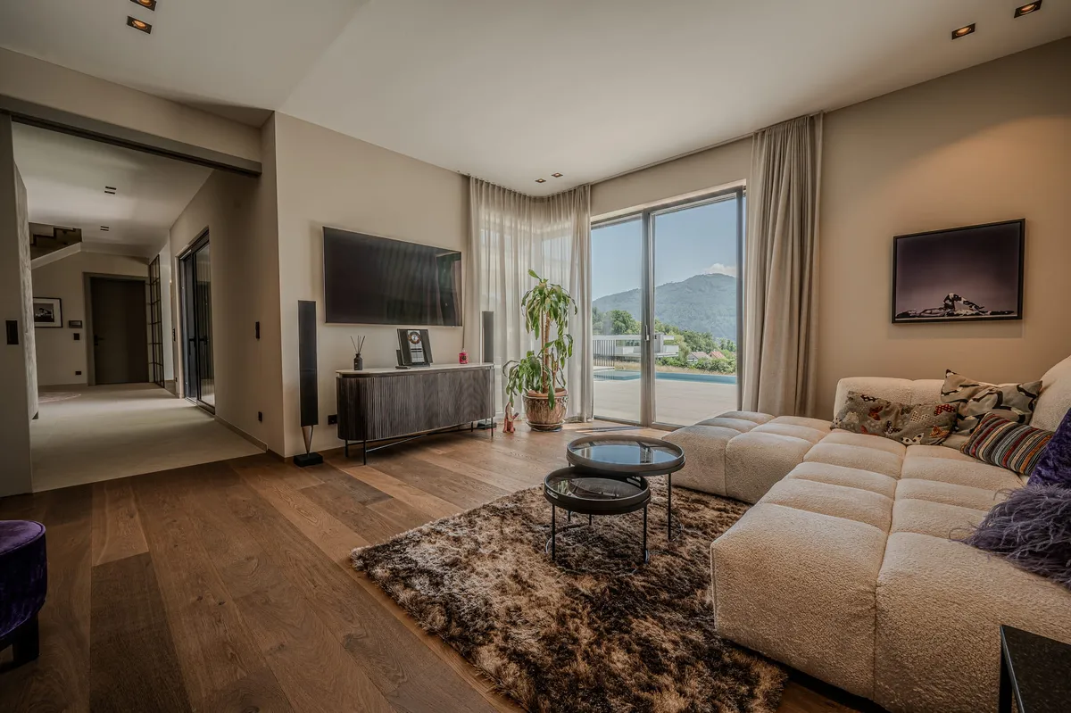 Traumhafte Design-Villa mit Panoramablick auf den Traunsee - Ansicht 2