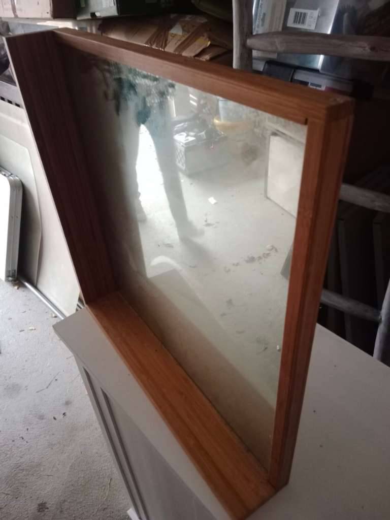 Spiegel Bambus mit Ablage 50x50x9cm,  19,- (3861 Eggern) - willhaben