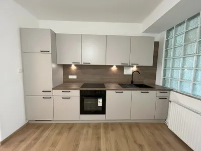 Gewerbeimmobilie kaufen in Neunkirchen – 290 m², € 470.000 – Bild 9 von 13