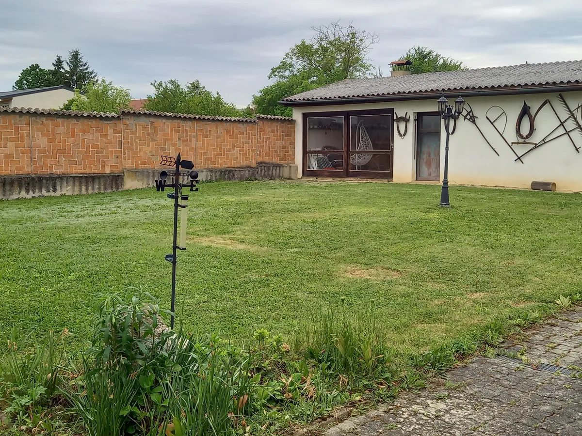 Geräumiges Wohnhaus in Ruhelage - Widok 2