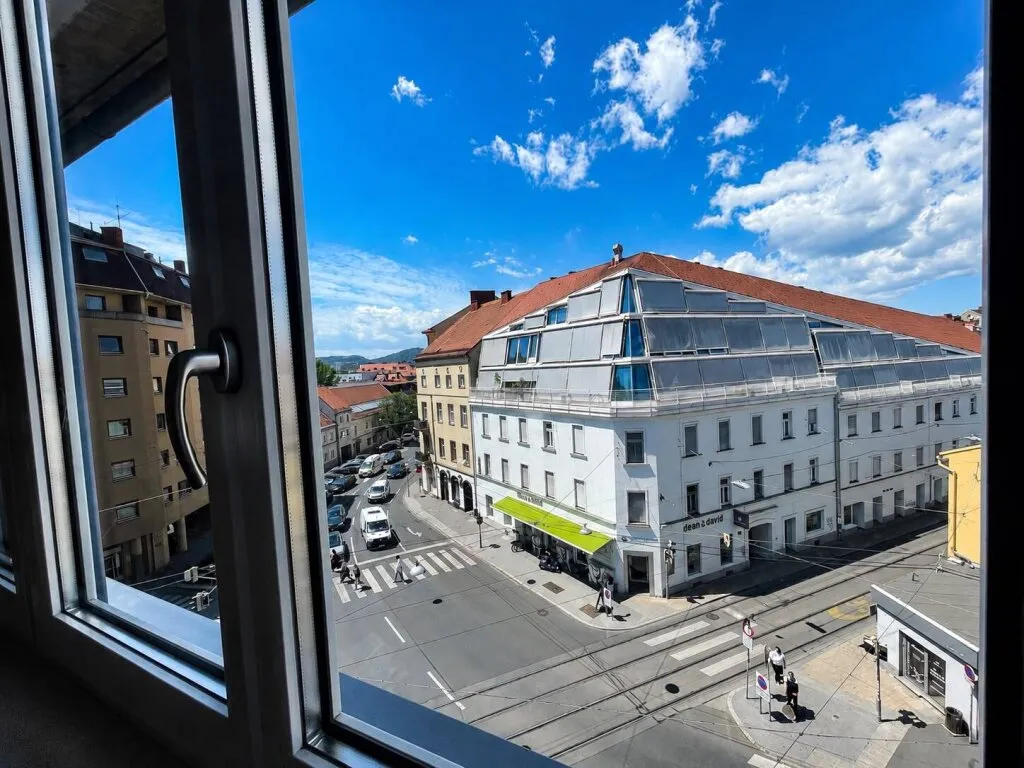 Charmante 2,5-Zimmer-Wohnung mit große Loggia in Bestlage von Graz - Grazbachgasse, 8010 Graz - Ansicht 2