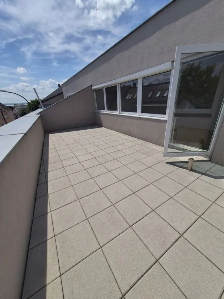 Ca. 68,40 m² Terrassenwohnung mit 24,70 m² südostseitiger Terrasse - Ansicht 2