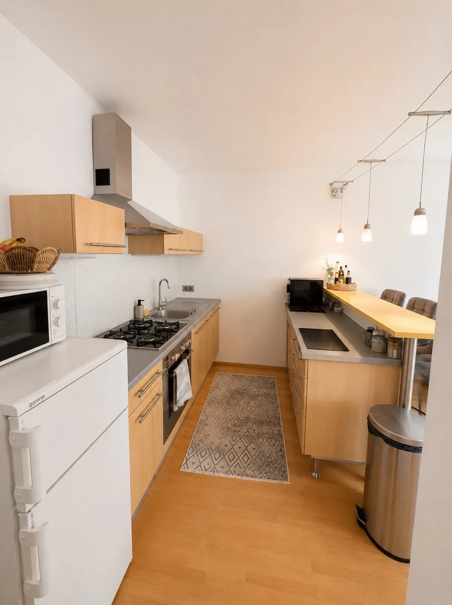 TOP-LAGE NAHE U6 ( AKH ) LICHTDURCHFLUTETE, STILVOLLE 2-ZIMMER-WOHNUNG IM 18. BEZIRK - Ansicht 3