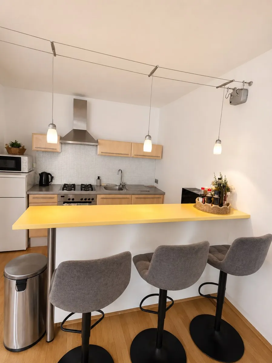 TOP-LAGE NAHE U6 ( AKH ) LICHTDURCHFLUTETE, STILVOLLE 2-ZIMMER-WOHNUNG IM 18. BEZIRK - Ansicht 2
