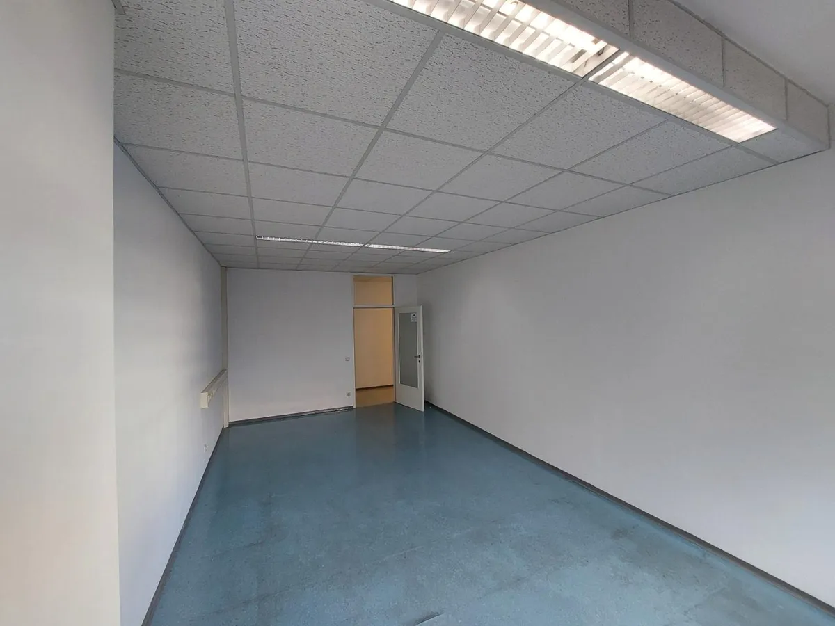 Einzelbüro im Zentrum ab sofort zu mieten - Ansicht 3