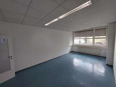 1-Zimmer-Gewerbeimmobilie mieten in Linz – 26 m², € 343 – Bild 4 von 16