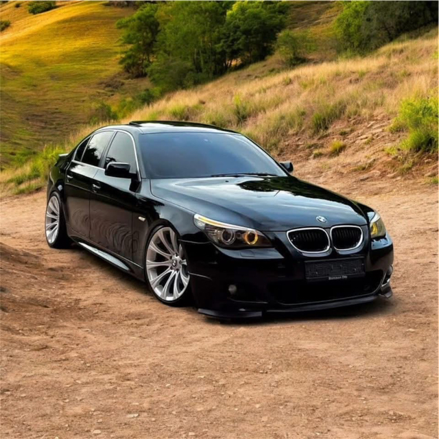 /// M ///