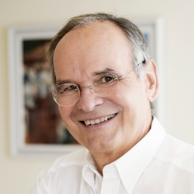 Dr. Lucian Steininger