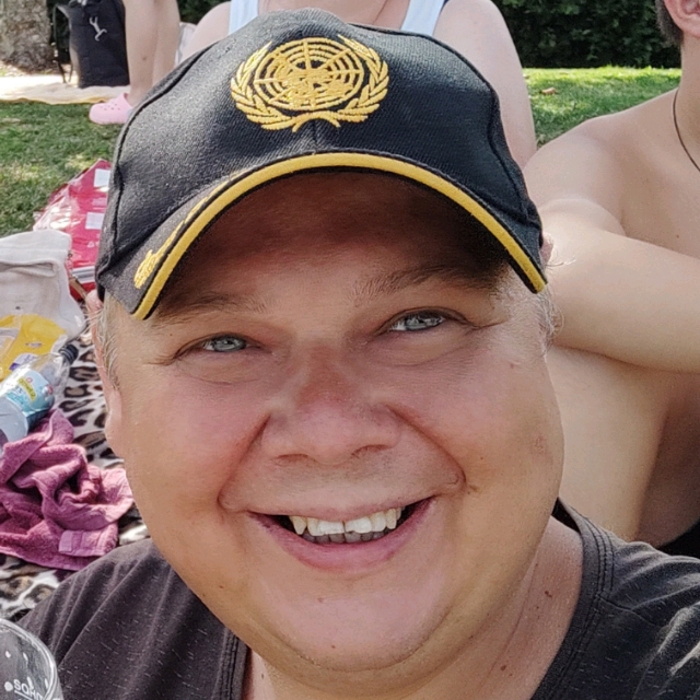 Viktor M.