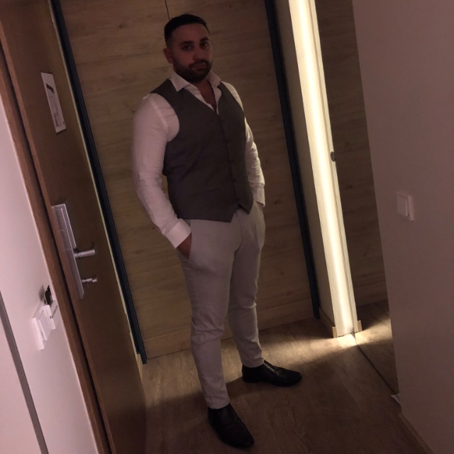 András
